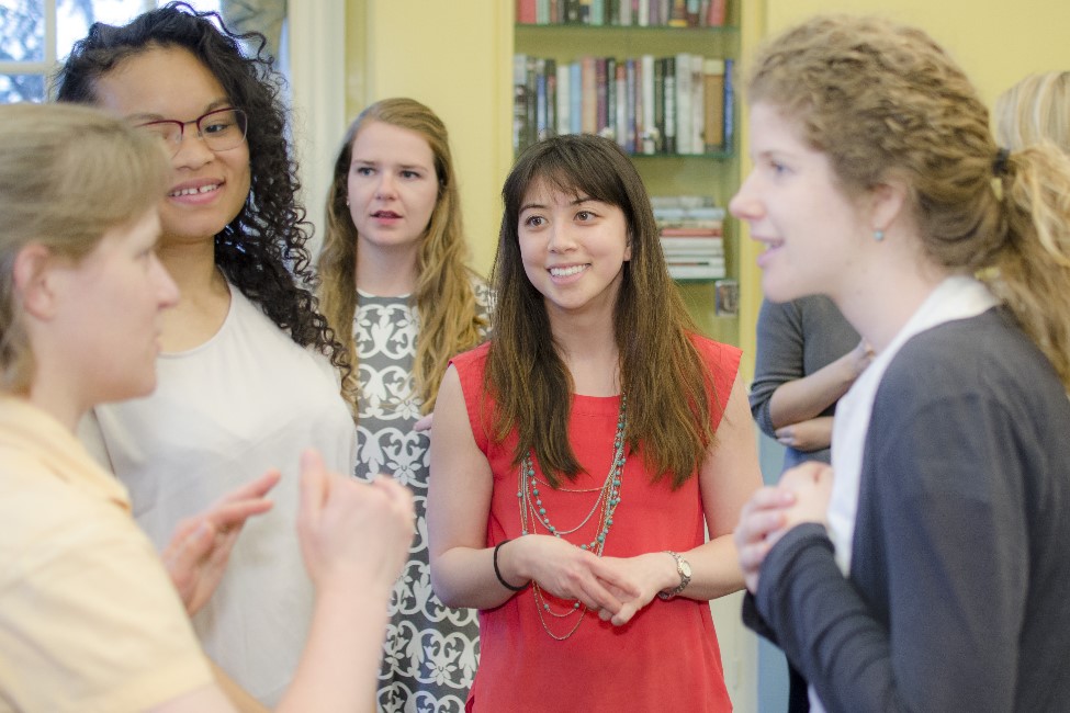 Mentees mingling at HGWISE Mentoring Awards 2018. Photo by Elena Lourtaeva.